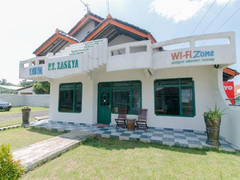 Oyo 2858 Vafa Guesthouse Cianjur Exterior foto