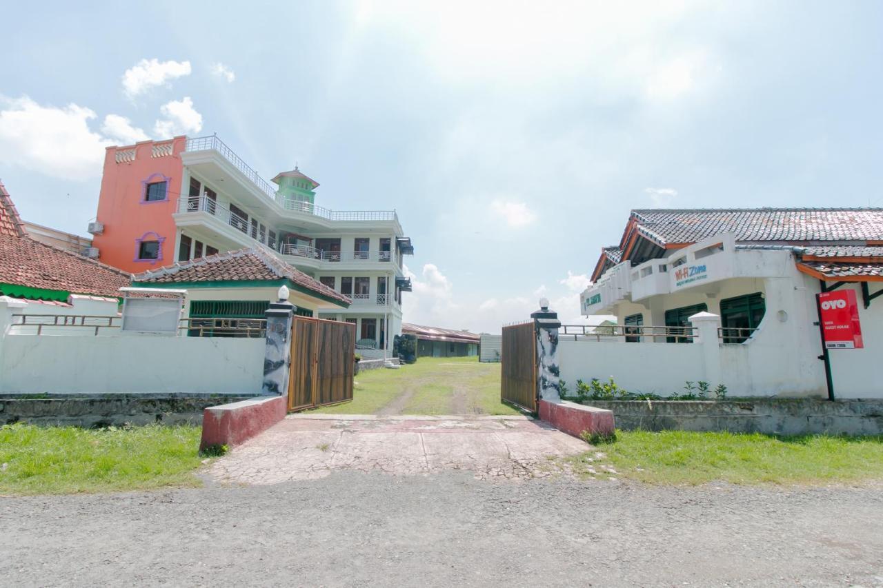 Oyo 2858 Vafa Guesthouse Cianjur Exterior foto