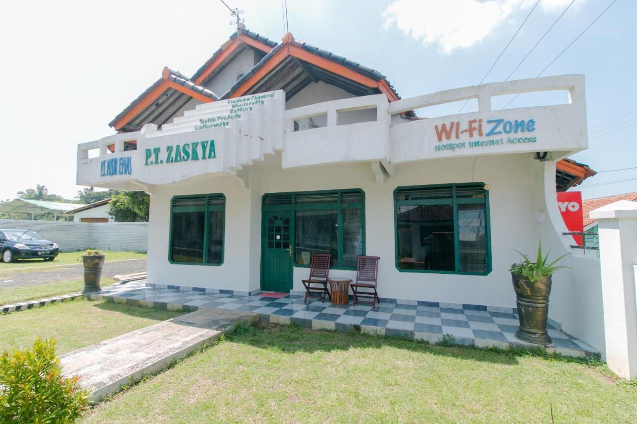 Oyo 2858 Vafa Guesthouse Cianjur Exterior foto