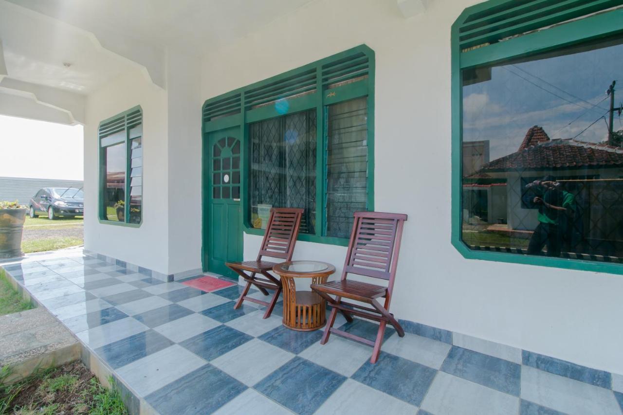 Oyo 2858 Vafa Guesthouse Cianjur Exterior foto